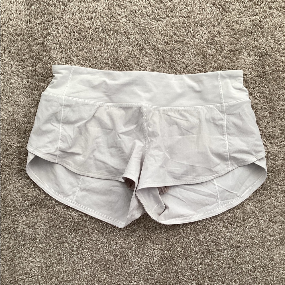 Women’s Lululemon Speed Up Shorts 2.5in- size 6- White